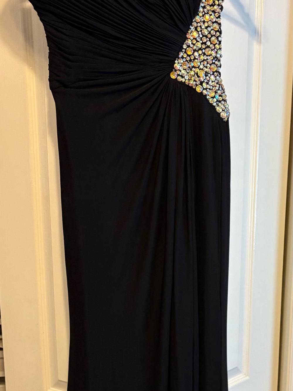 Elegant Black Evening Gown with Crystal Accent